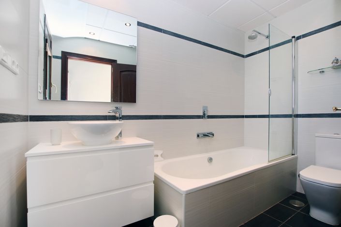 Image No.20-5 Bed Country House for sale