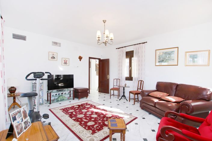 Image No.7-5 Bed Country House for sale