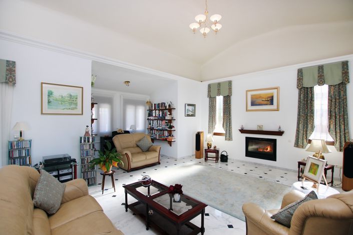 Image No.8-5 Bed Country House for sale