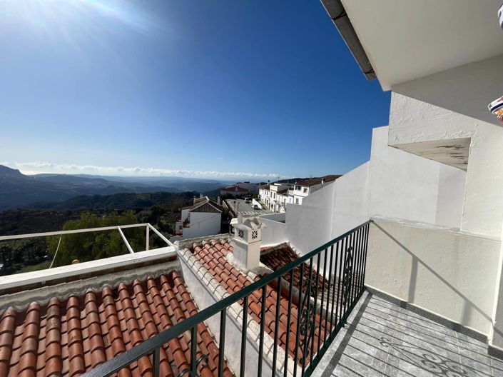 Image No.14-4 Bed Townhouse for sale