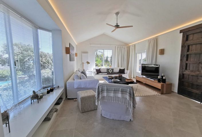 Image No.4-5 Bed Villa for sale