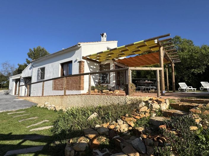 Image No.2-4 Bed Country House for sale