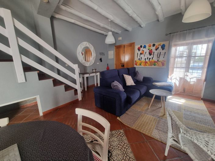 Image No.18-6 Bed Property for sale