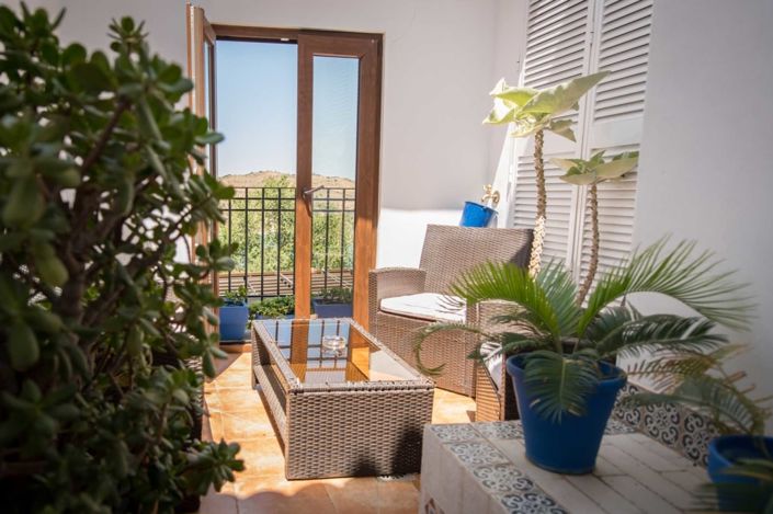 Image No.5-7 Bed Property for sale