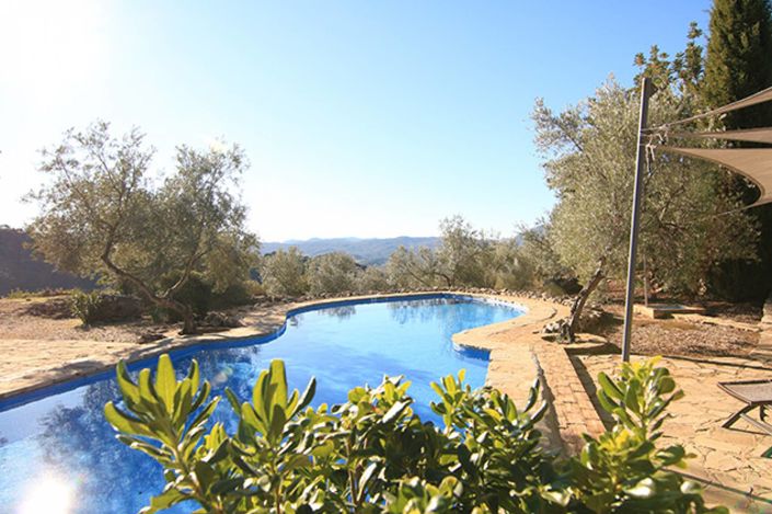 Image No.3-18 Bed Property for sale