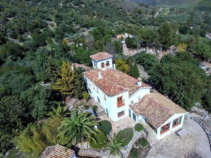 Image No.4-18 Bed Property for sale