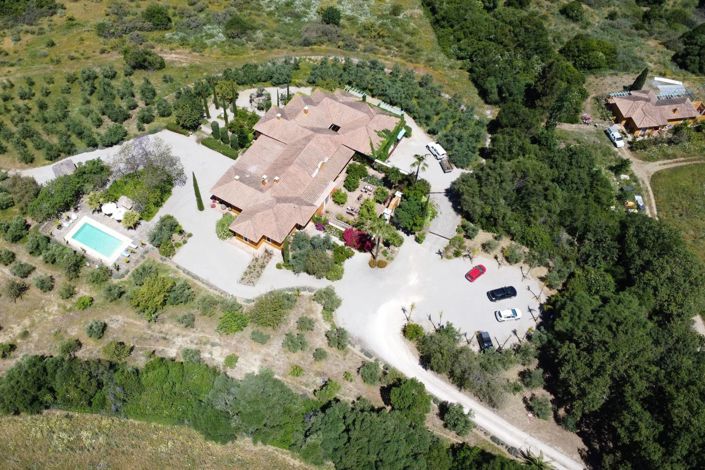 Image No.3-7 Bed Property for sale