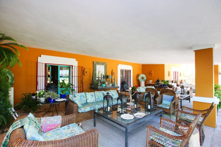 Image No.21-7 Bed Property for sale