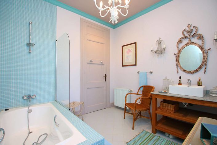 Image No.33-7 Bed Property for sale