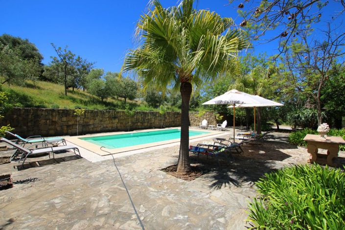 Image No.8-7 Bed Property for sale