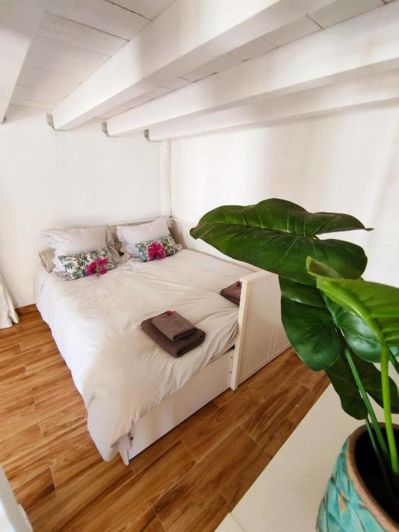 Image No.12-10 Bed Property for sale