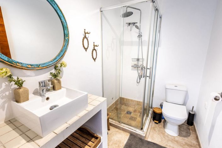 Image No.20-10 Bed Property for sale