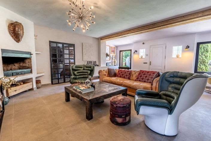 Image No.6-10 Bed Property for sale