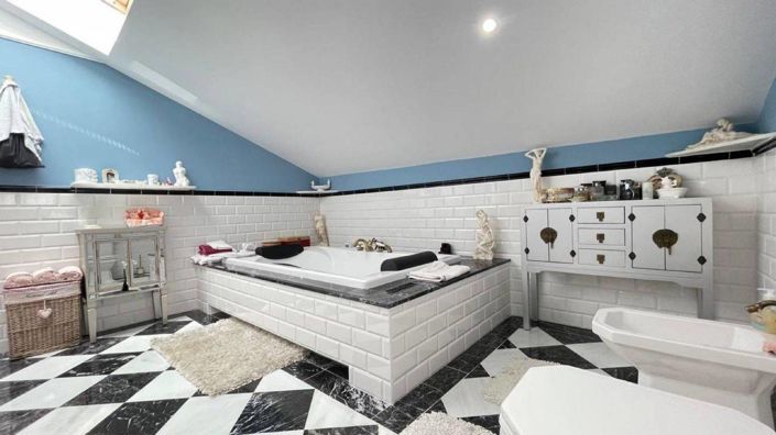 Image No.18-3 Bed Villa for sale