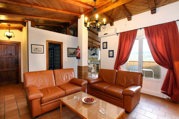 Image No.12-4 Bed Townhouse for sale