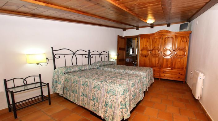 Image No.16-4 Bed Townhouse for sale