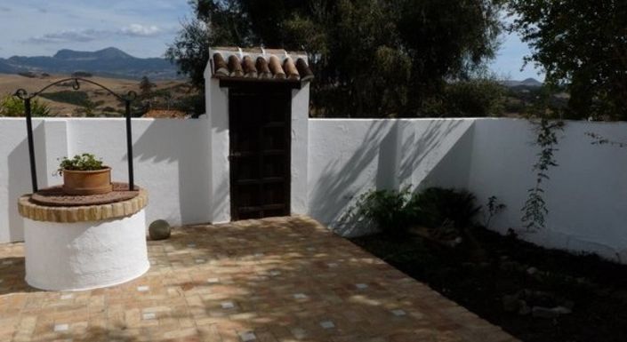 Image No.2-5 Bed Townhouse for sale