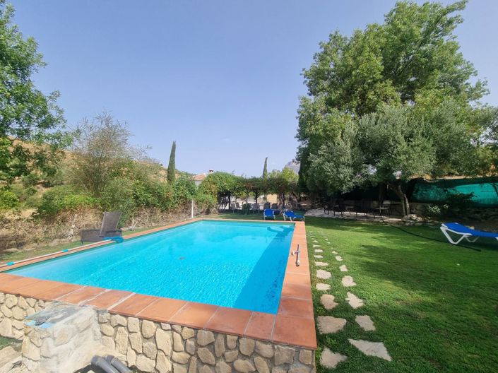 Image No.2-6 Bed Property for sale