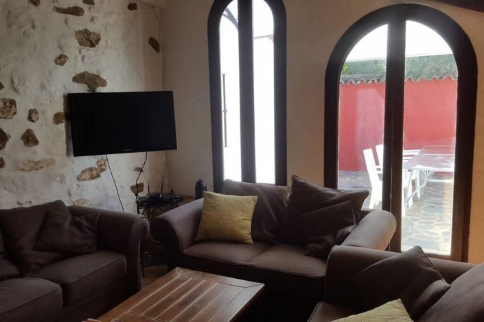 Image No.21-6 Bed Property for sale