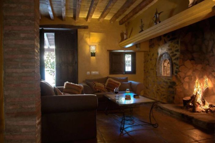 Image No.24-6 Bed Property for sale