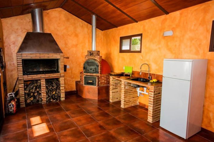 Image No.26-6 Bed Property for sale