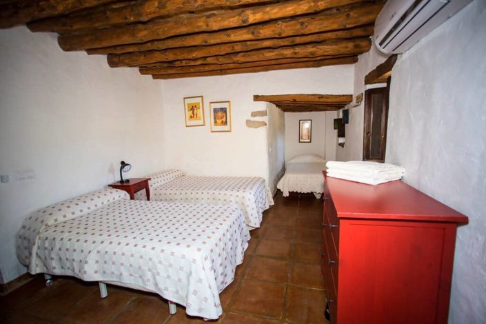 Image No.29-6 Bed Property for sale