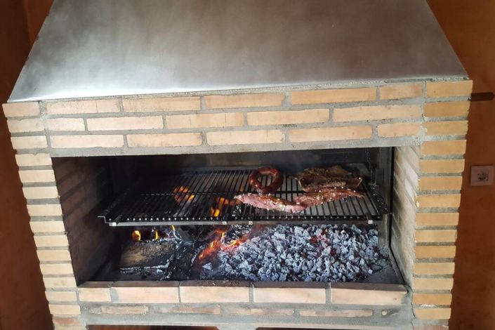 Image No.33-6 Bed Property for sale