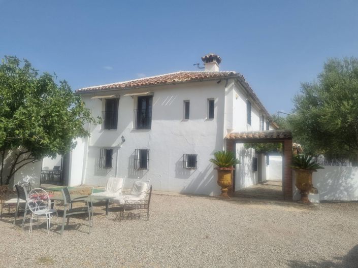 Image No.4-6 Bed Property for sale