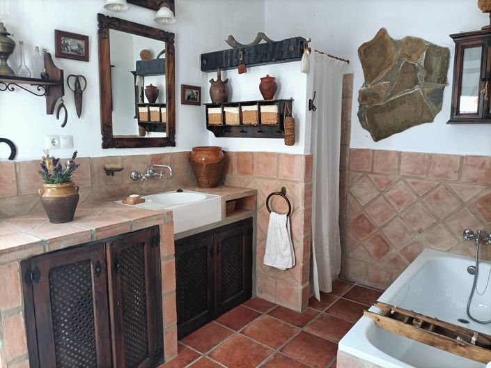 Image No.15-4 Bed Village House for sale