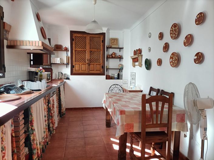 Image No.13-5 Bed Townhouse for sale