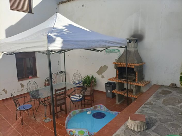 Image No.17-5 Bed Townhouse for sale