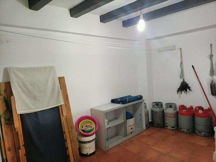 Image No.20-5 Bed Townhouse for sale