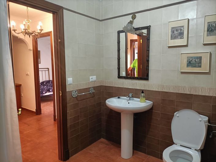 Image No.32-5 Bed Townhouse for sale