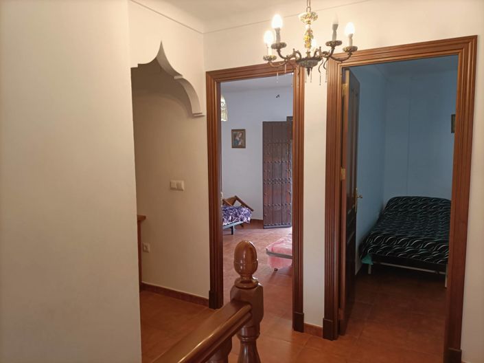 Image No.36-5 Bed Townhouse for sale