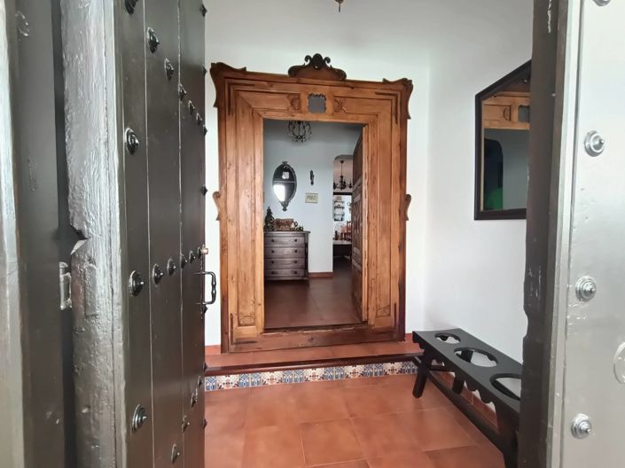 Image No.6-5 Bed Townhouse for sale