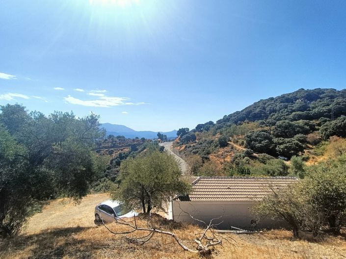 Image No.25-2 Bed Country House for sale