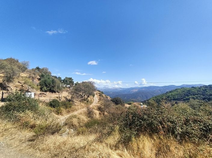 Image No.5-2 Bed Country House for sale