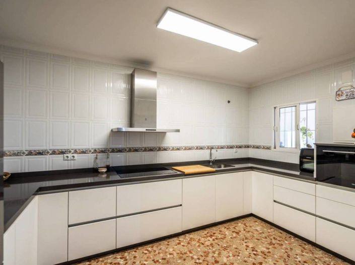 Image No.14-4 Bed Property for sale