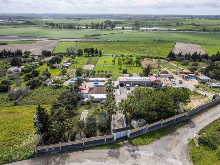 Image No.17-4 Bed Property for sale