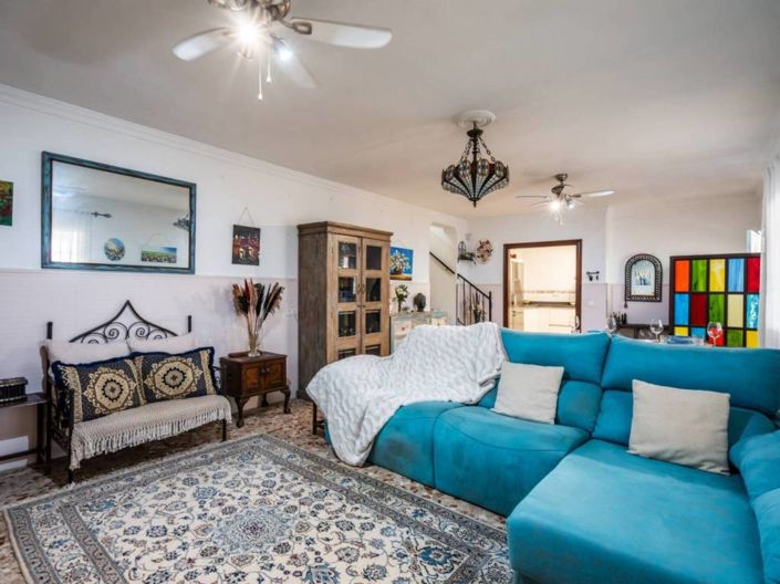 Image No.19-4 Bed Property for sale