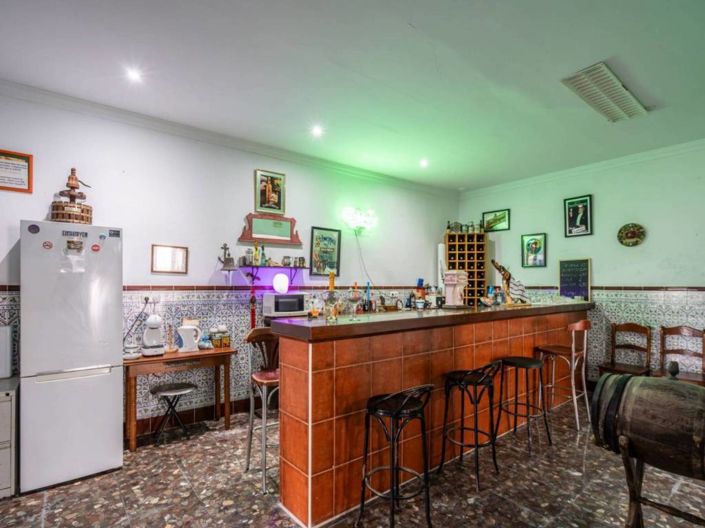 Image No.25-4 Bed Property for sale