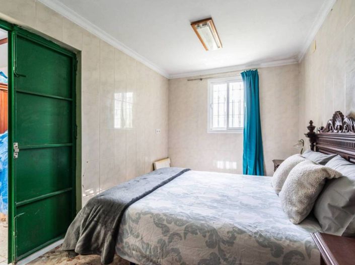 Image No.29-4 Bed Property for sale