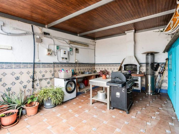 Image No.30-4 Bed Property for sale