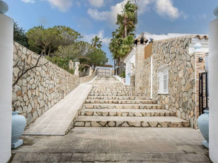 Image No.38-4 Bed Property for sale