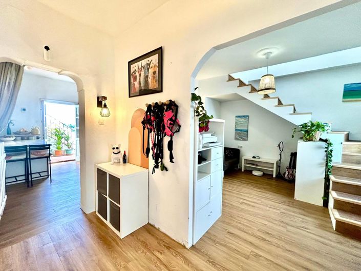 Image No.16-5 Bed Townhouse for sale