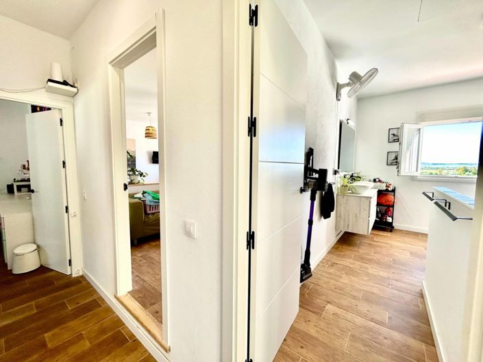 Image No.18-5 Bed Townhouse for sale