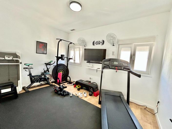 Image No.22-5 Bed Townhouse for sale