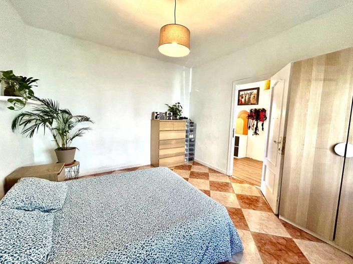 Image No.6-5 Bed Townhouse for sale