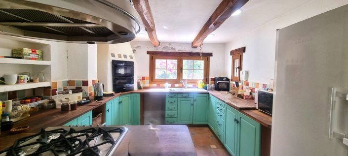 Image No.9-6 Bed Property for sale