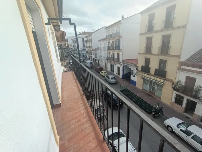 Image No.20-6 Bed Townhouse for sale